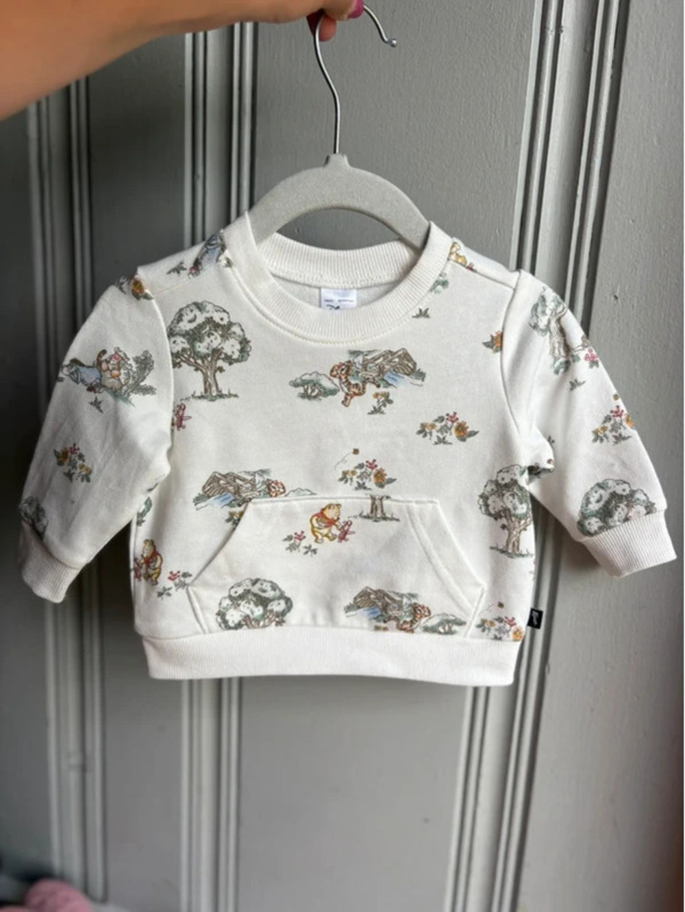 3M White Disney Winnie the Pooh Oshkosh B’Gosh Crewneck